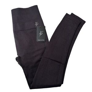 OtoS Active Charcoal Black Athletic Compression Capri Leggings